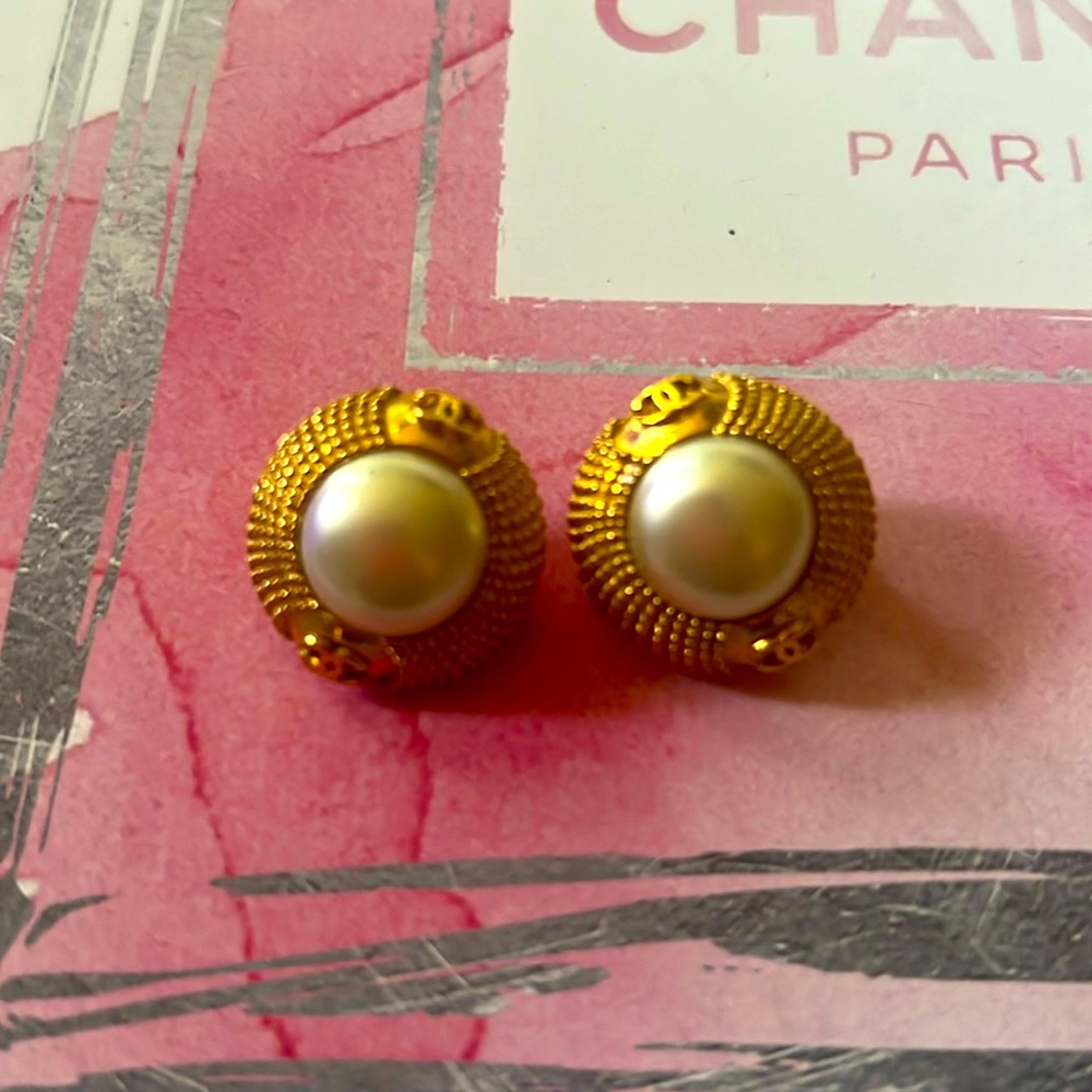 Beautiful Chanel gold toned Earrings with faux pearl